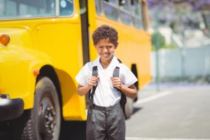 Gobierno y AINEP exploran piloto de transporte escolar colectivo para colegios privados